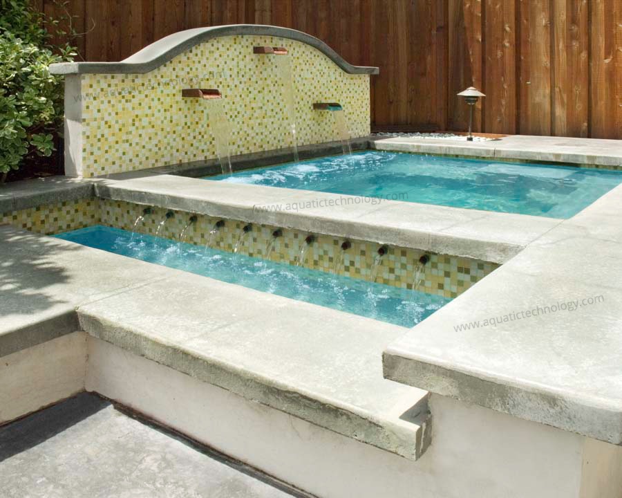 Bobe water features Interstyle glass tile wall spa